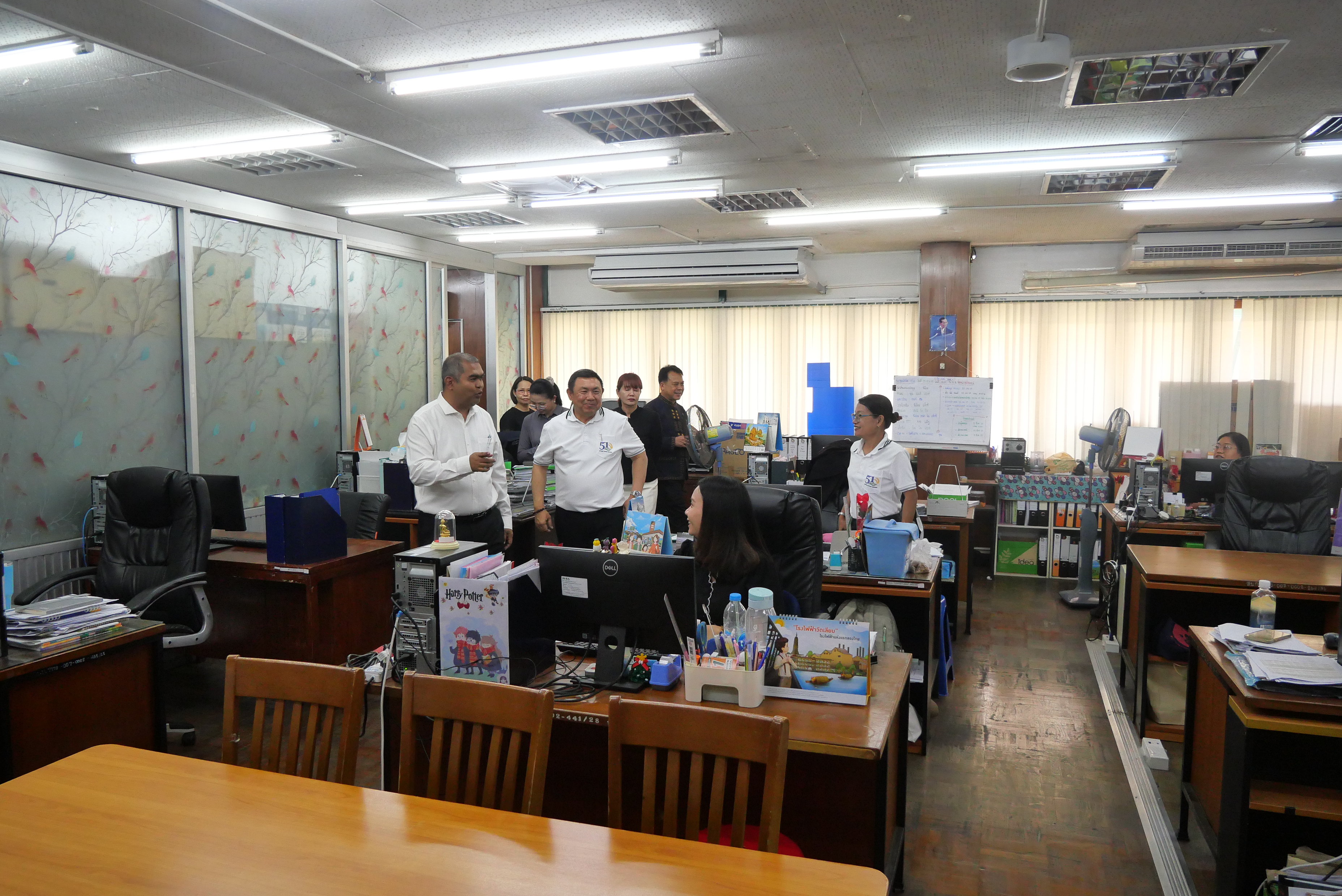 title - เลขาธิการ ส.ป.ก. ตรวจเยี่ยมบุคลากร ส.ป.ก. ถนนราชดำเนินนอก